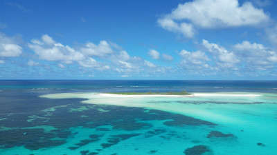 La Story de Junior La Story de Junior - 10 jours sans téléphone au milieu de l’océan